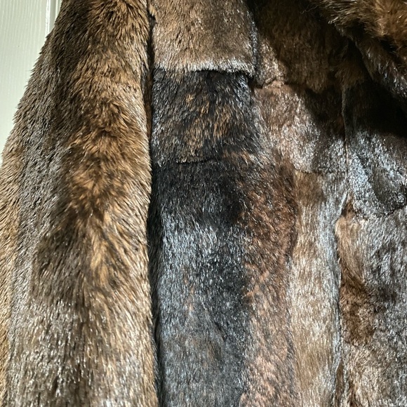 Custom Made Chinchilla Long Fur Coat. Size 12. Made in Dubai. Like New. - Picture 7 of 9